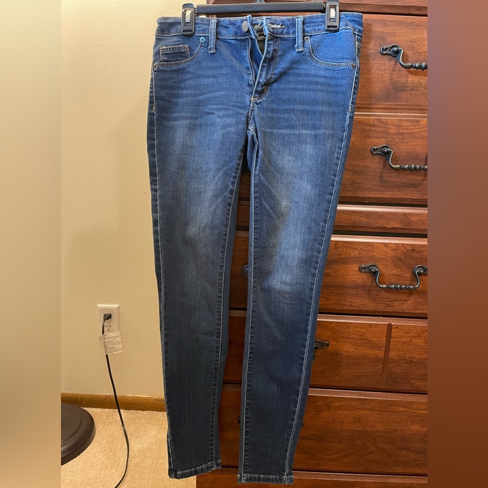 Universal Thread jeggings, size 6/28R. Mid rise